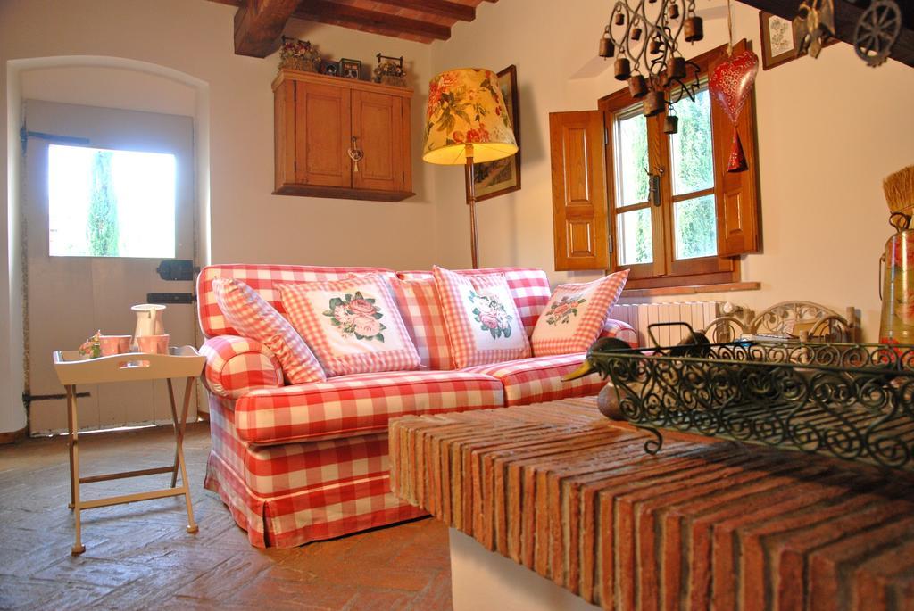 Appartamento Con Patio Privato E Giardino Tra Pisa E Firenze Palaia Ruang foto
