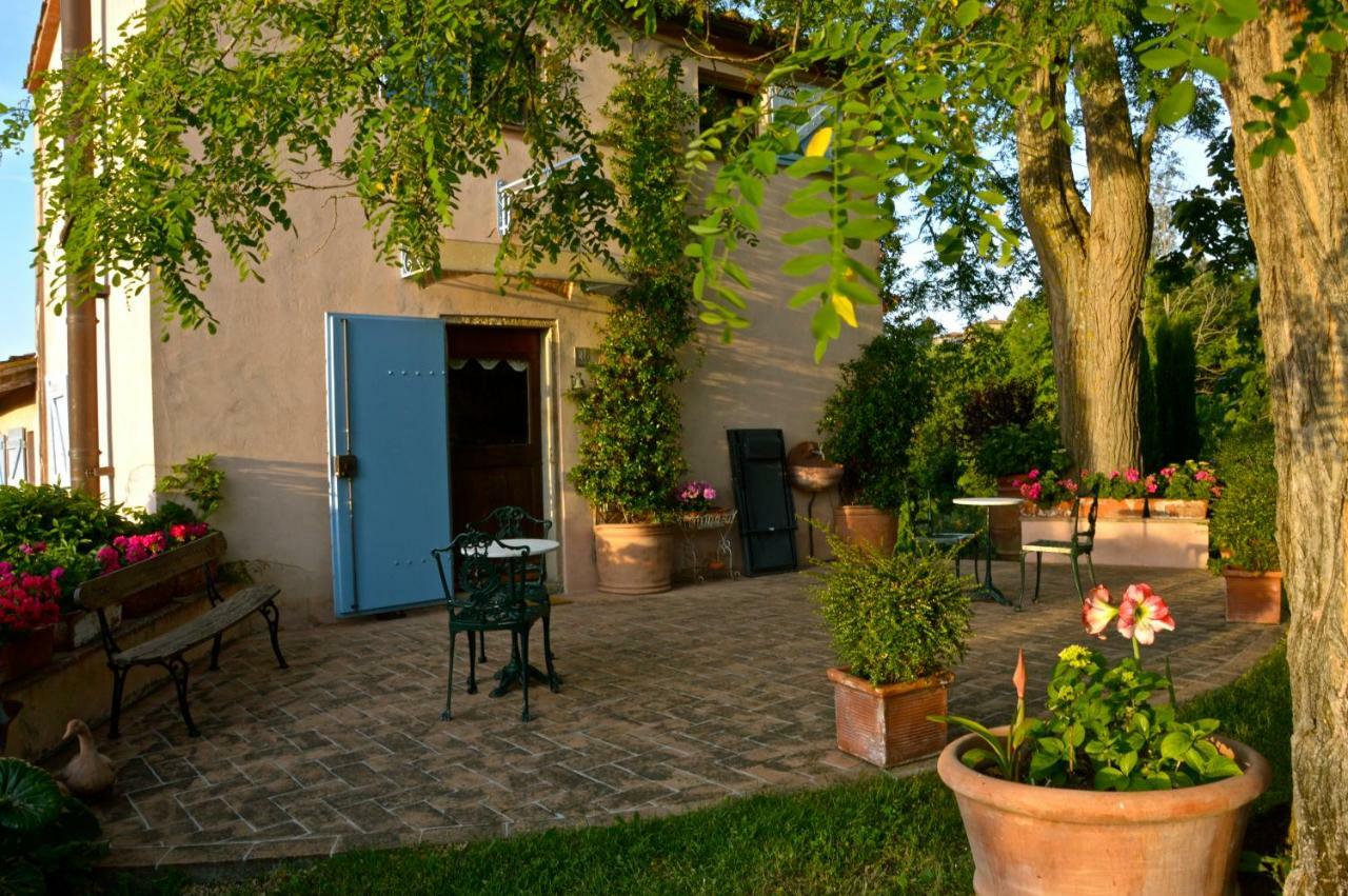 Appartamento Con Patio Privato E Giardino Tra Pisa E Firenze Palaia Bagian luar foto